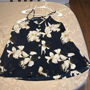 Summer top navy with cream and tan flowers. Large. NWT